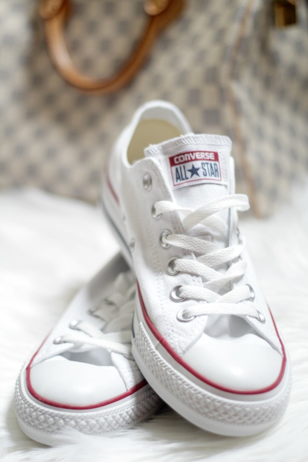 how to style white converse shoes