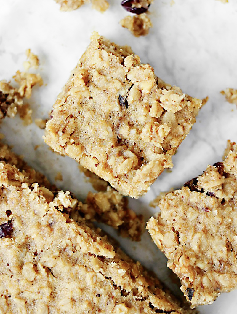 Clean eats: banana & oat breakfast bars