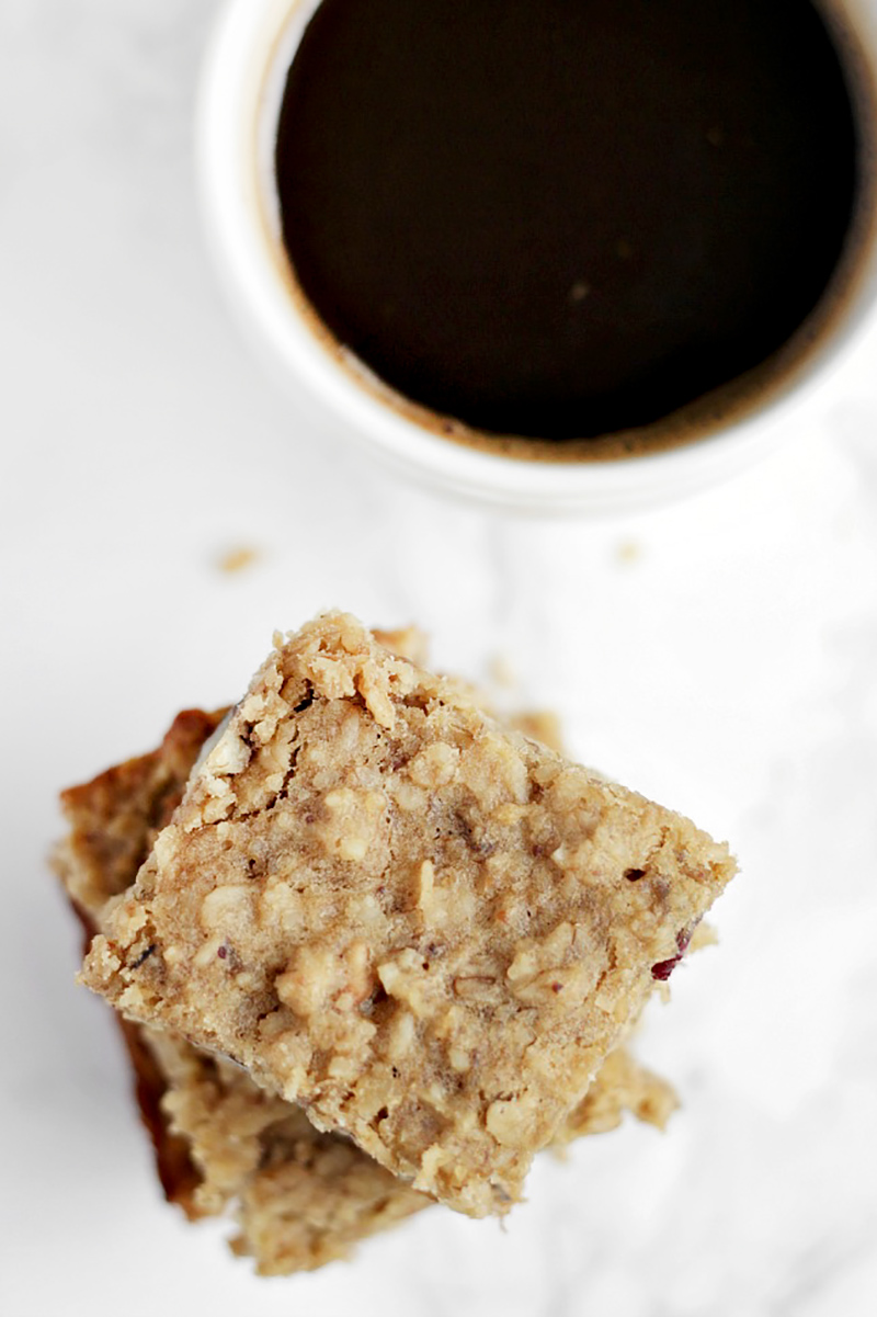 Clean eats: banana & oat breakfast bars