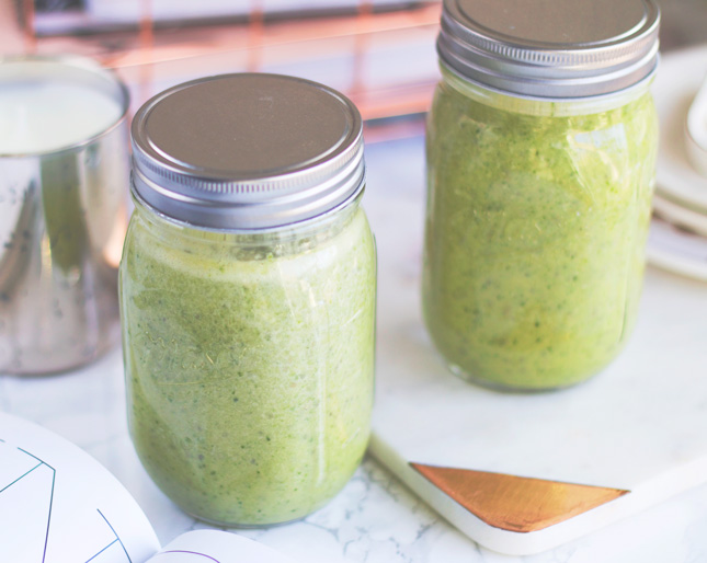 green-smoothie-for-glowing-skin