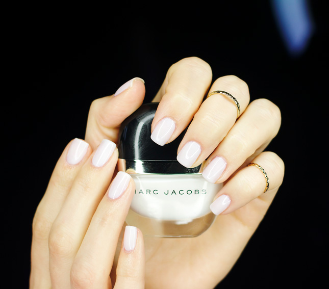 MArc jacobs white snow