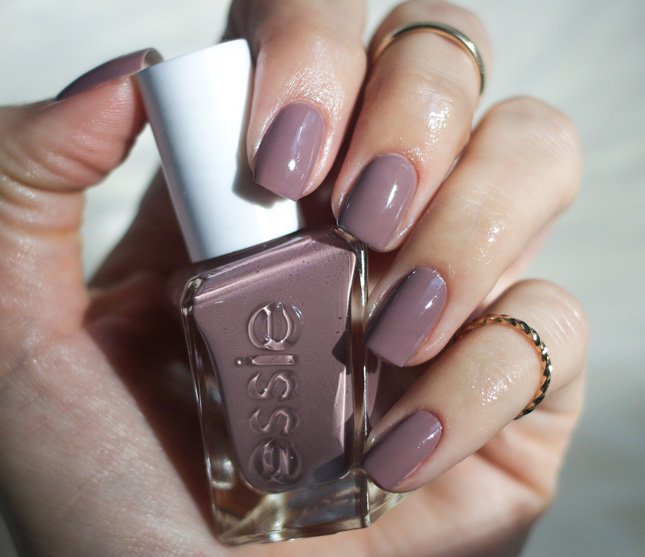 Essie-gel-Couture-Take-Me-to-Thread