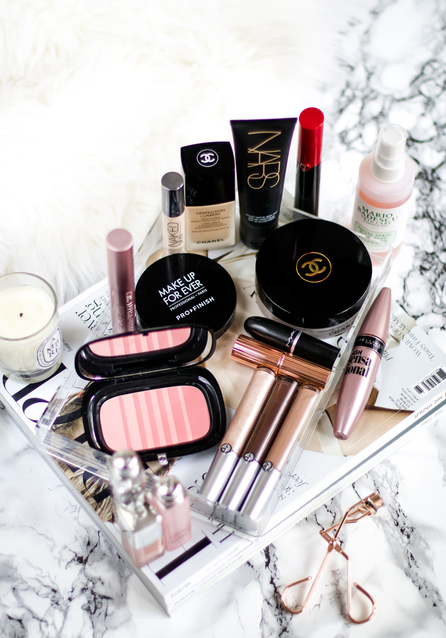 whats-in-my-makeup-bag-blog