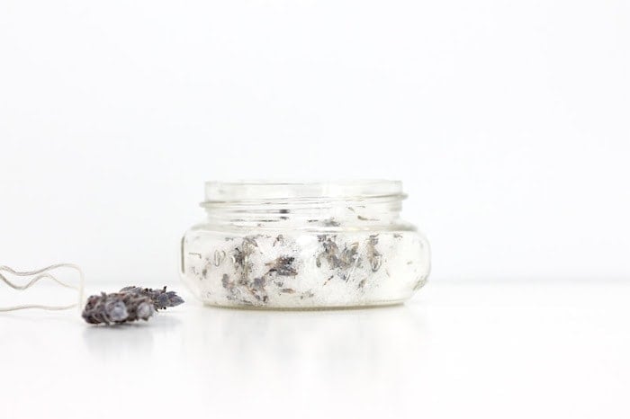 DIY Lavender Mint bath salts - great for gifting or yourself via www.lifestylegleam.com