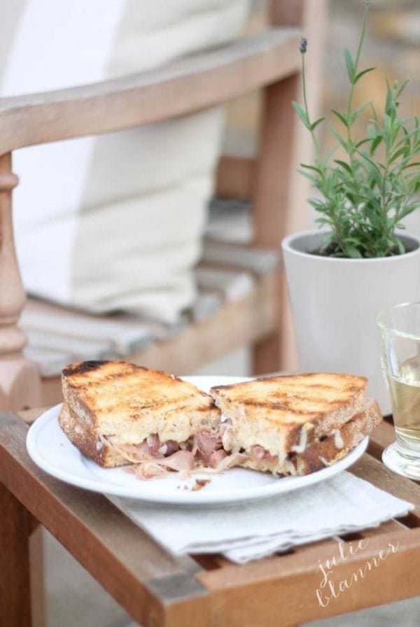 The best grown up grilled cheese - on the grill. Get the details at lifestylegleam.com