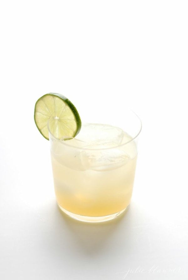 The best skinny margarita recipe - all the flavor, without all of the calories!