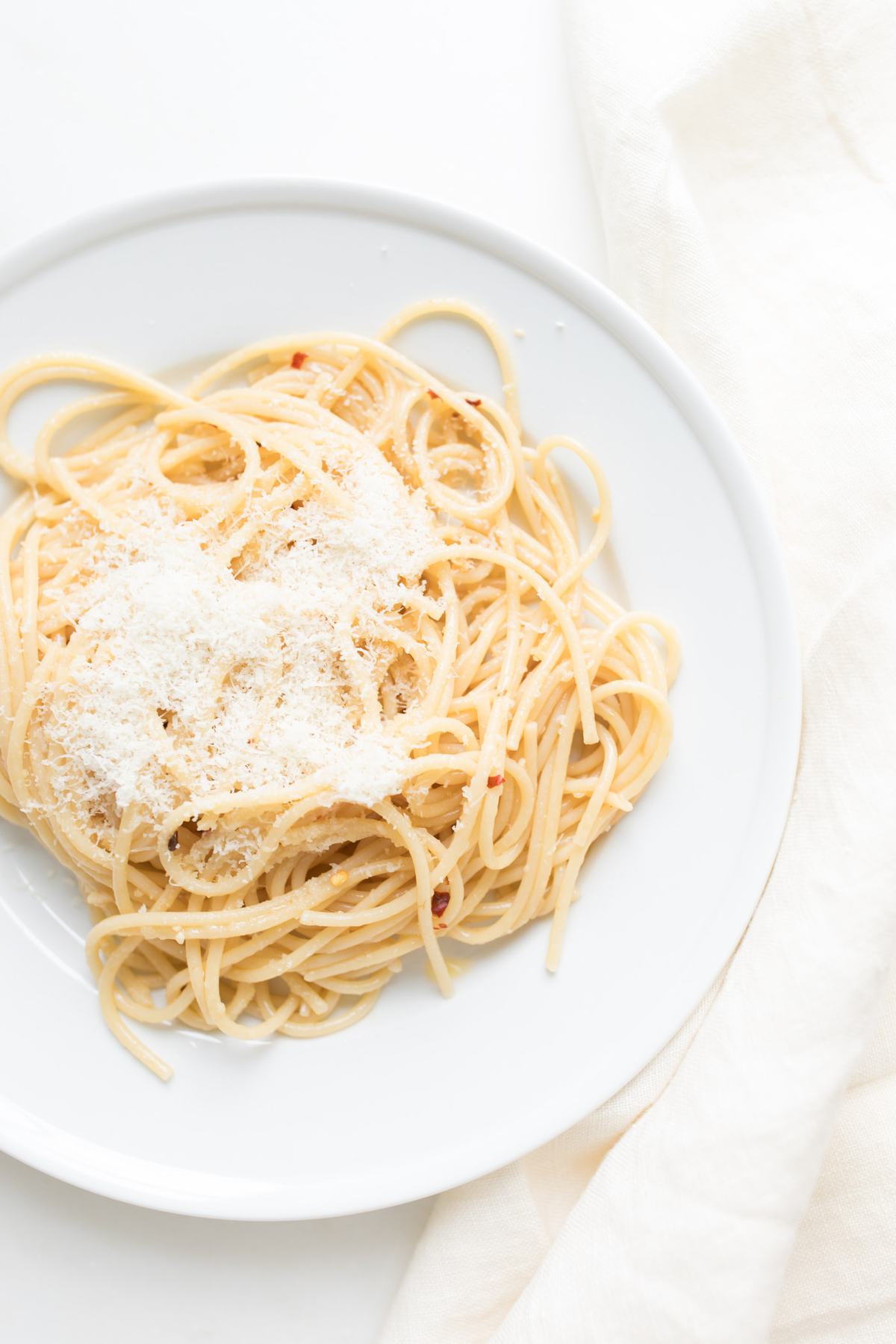 aglio e olio on a plate