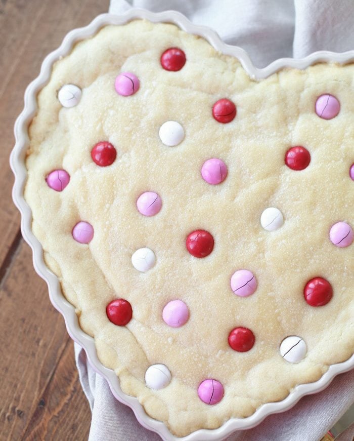 Close up of the baked sugar cookie cake