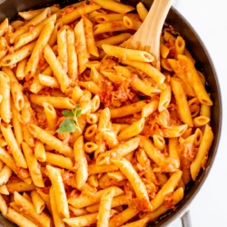 Penne alla vodka in a cast iron skillet.