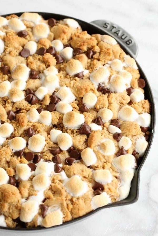 peanut butter s'mores pie in a skillet - crazy good dessert recipe