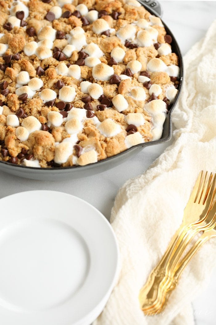 ridiculously good peanut butter s'mores pie with a peanut butter cookie crust - a crowd pleaser