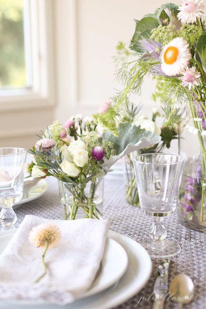 How to set a table for fall