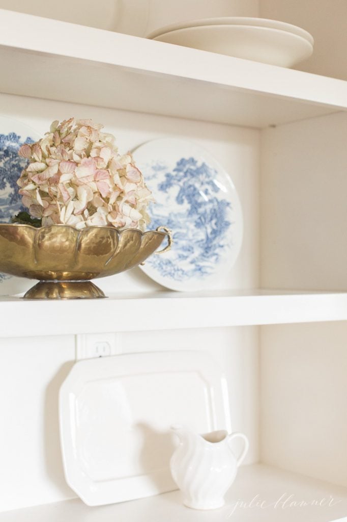decorating with dry hydrangea