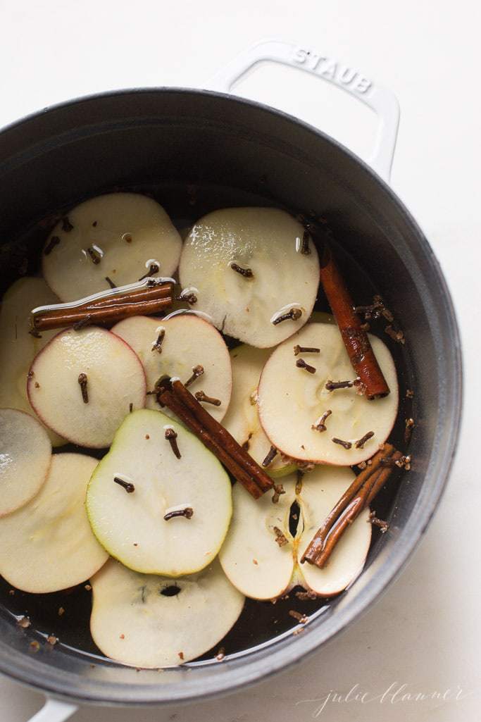 An easy way to make your home smell good - stove top potpourri