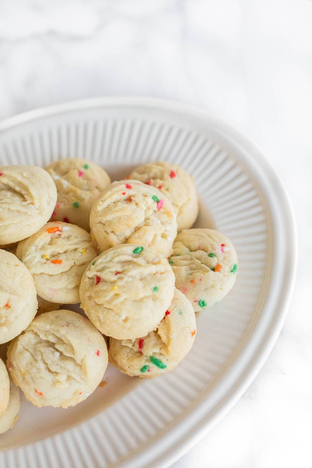 Close up of the baked cookies