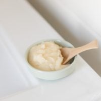 lip scrub with honey and coconut oil