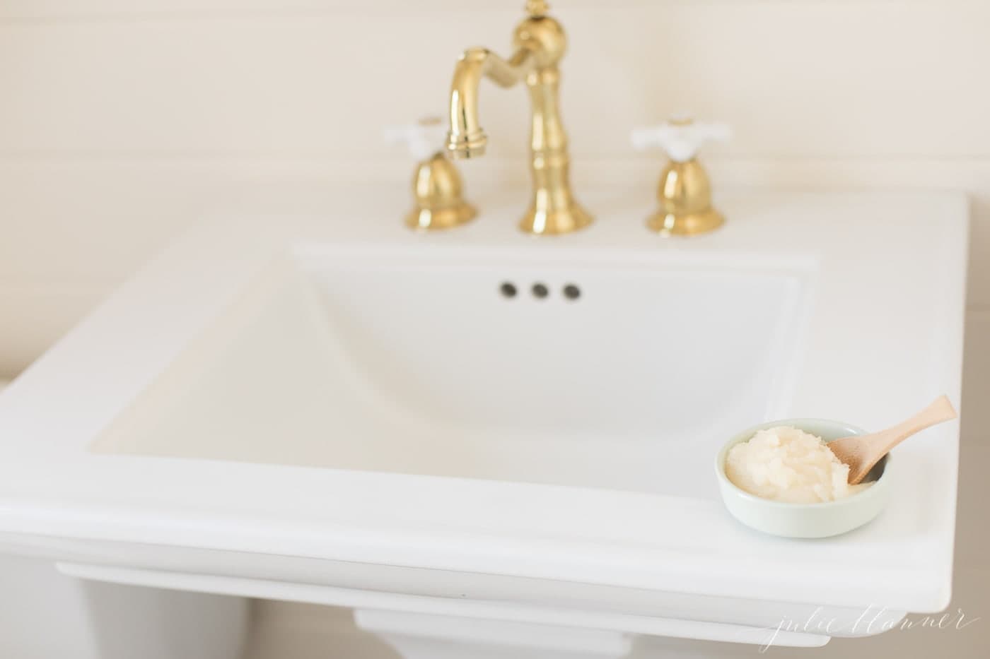 honey lip scrub recipe