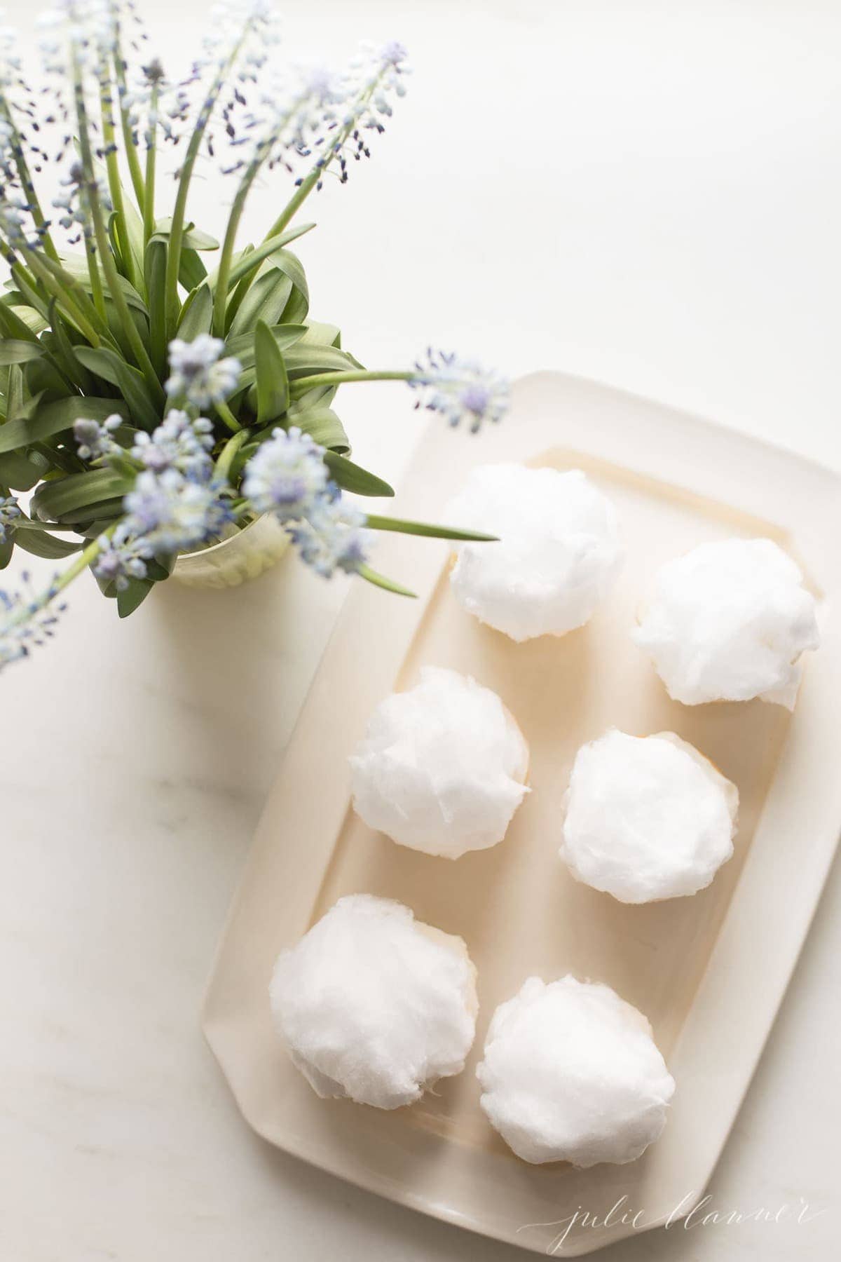 easter cupcakes that look like a bunny tail