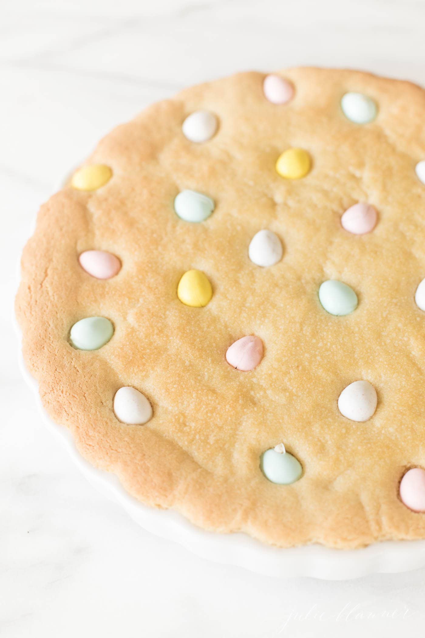 pretty cookie cake