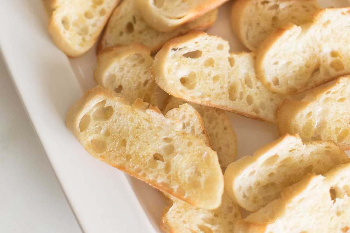 crostini with olive oil