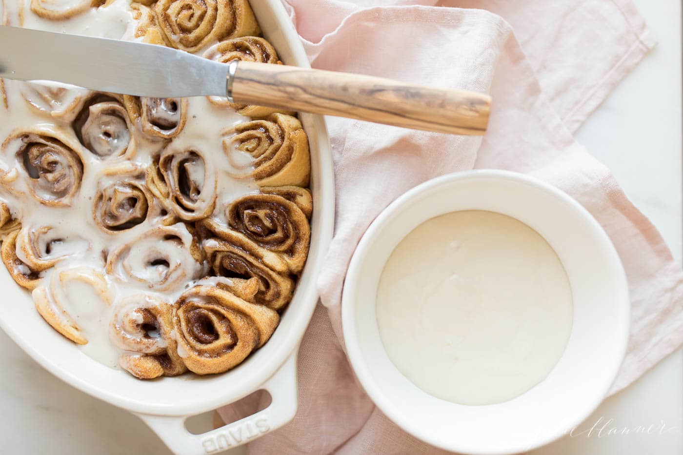 cinnamon roll icing
