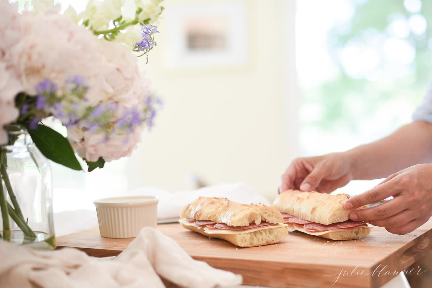 making a picnic sandwich