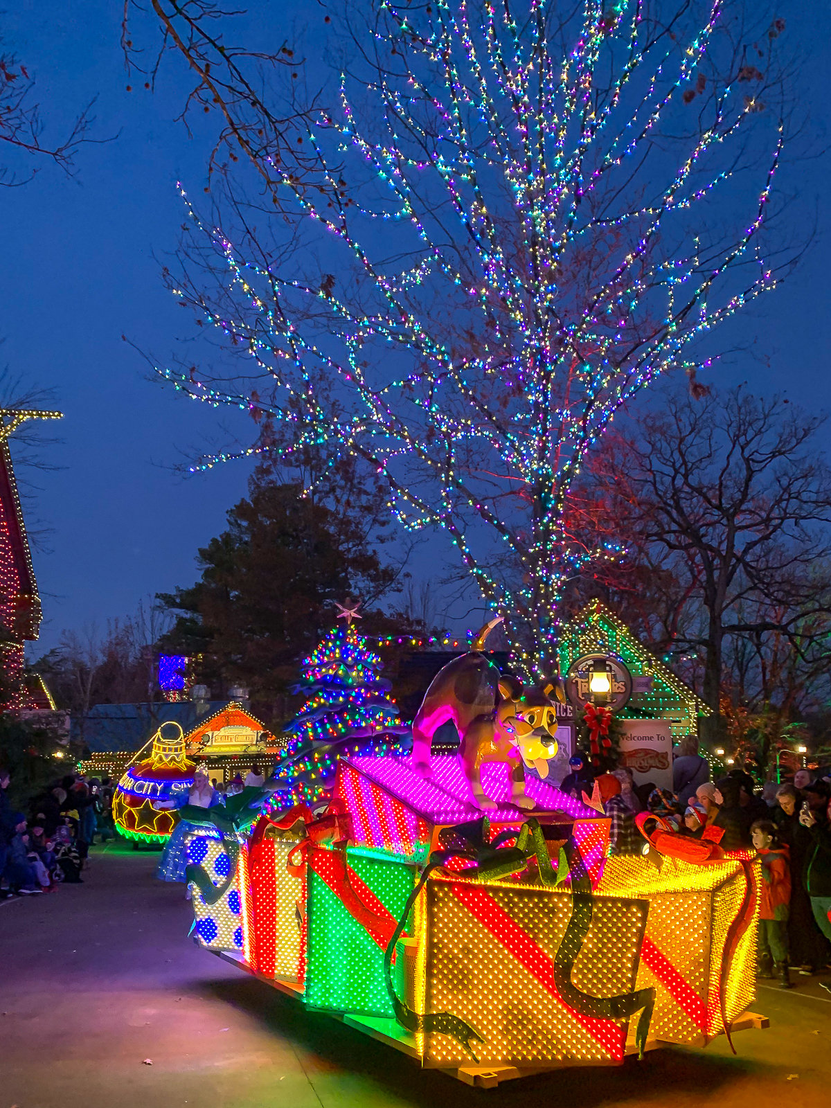 silver-dollar-city-christmas-parade