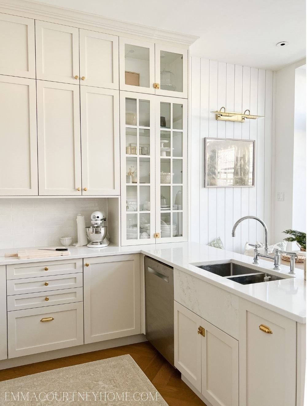 A kitchen with cabinets painted in Benjamin Moore Natural Cream